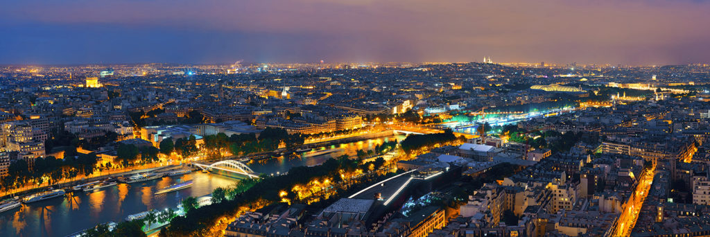 Eclairage-public-nocturne-Paris-France-ville