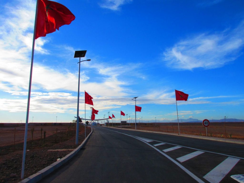 Fonroche-Lighting-solar-public-lighting-Noor-road-Ouarzazate-Morocco-renewable energy