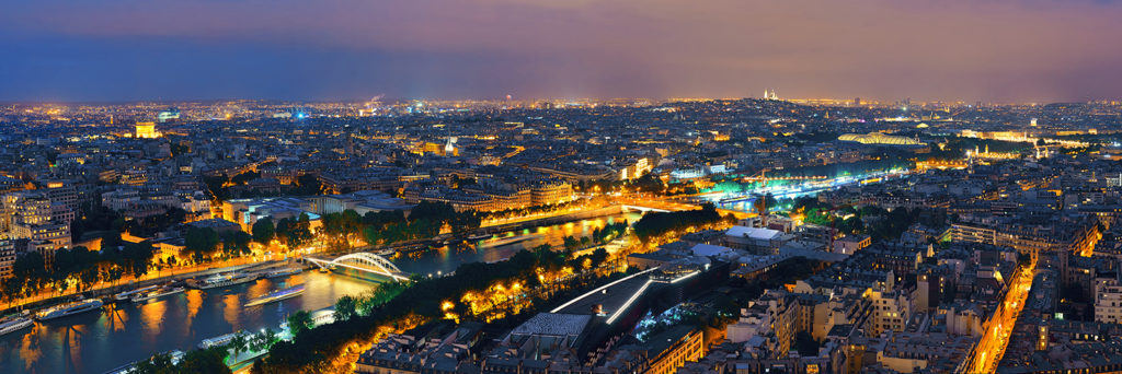 Eclairage-public-nocturne-Paris-France-ville