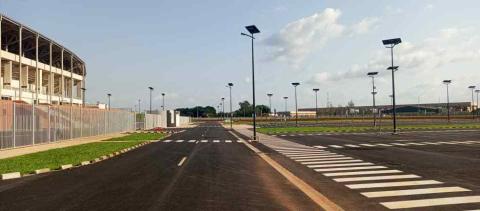 Lampadaire solaire stade Côte d'ivoire