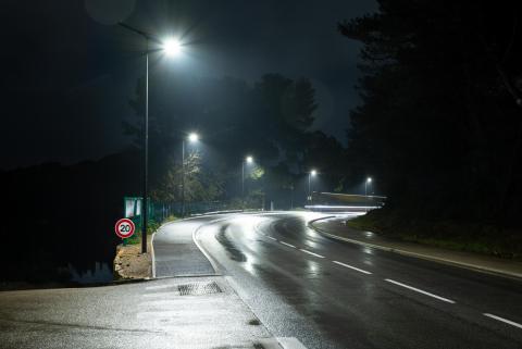 Lampadaire solaire pour route