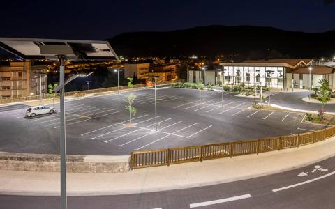 Parking privas éclairage solaire