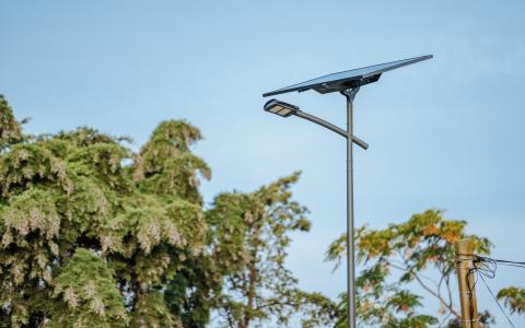 lampadaire public solaire autonome