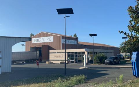 Site industriel Interplume éclairé en solaire par Fonroche