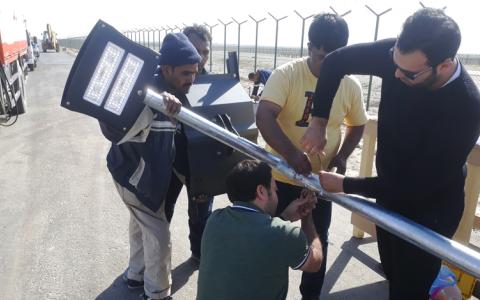 koweit-aide-pose-fonroche-eclairage-public-solaire