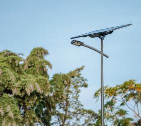 lampadaire public solaire autonome