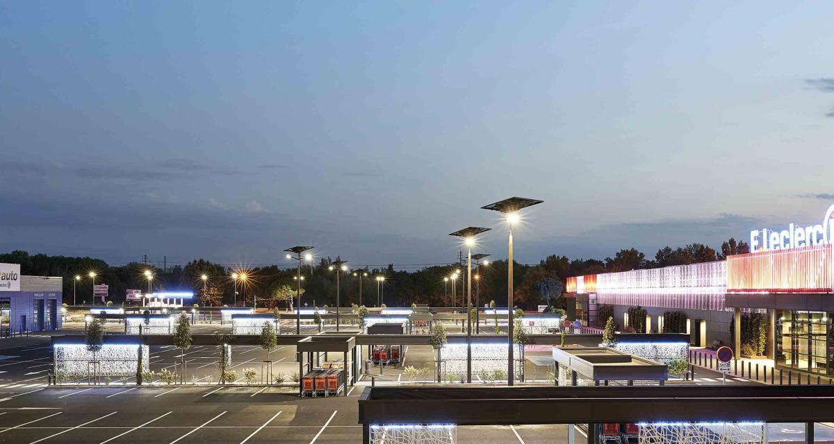 lampadaire solaire parking