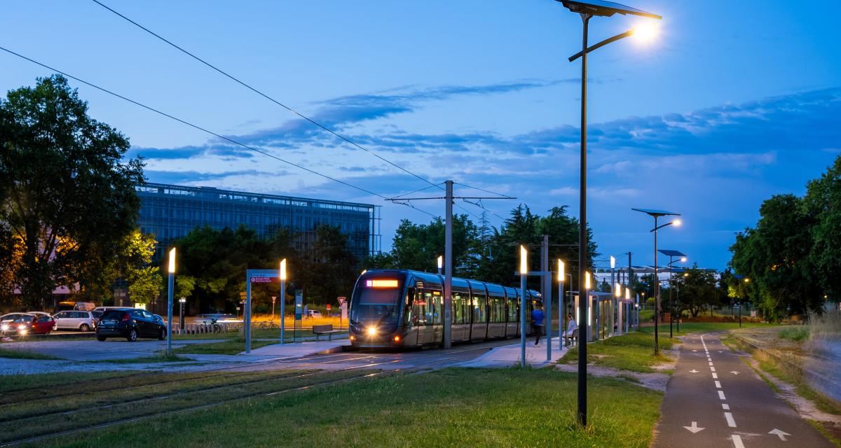 Eclairage-solaire-FL-station-tram-univ-bordeaux