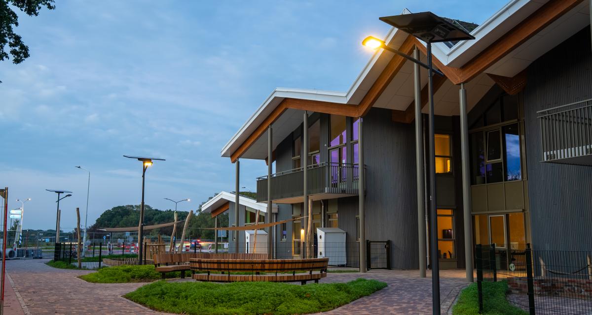 De gemeente Oirschot zorgt voor verlichting en veiligheid voor de kinderen van school De Vliertuin